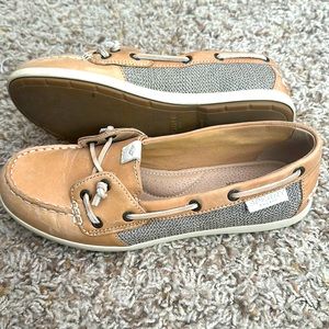 Sperry Top Siders ⚓️